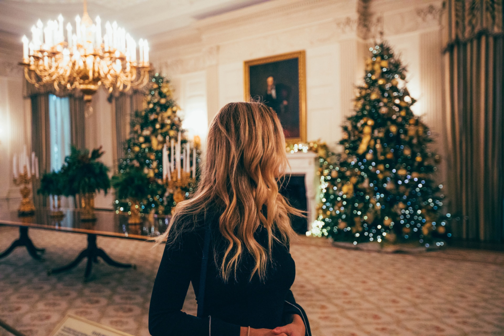 Royal Endorsement and the Spread of Christmas Trees